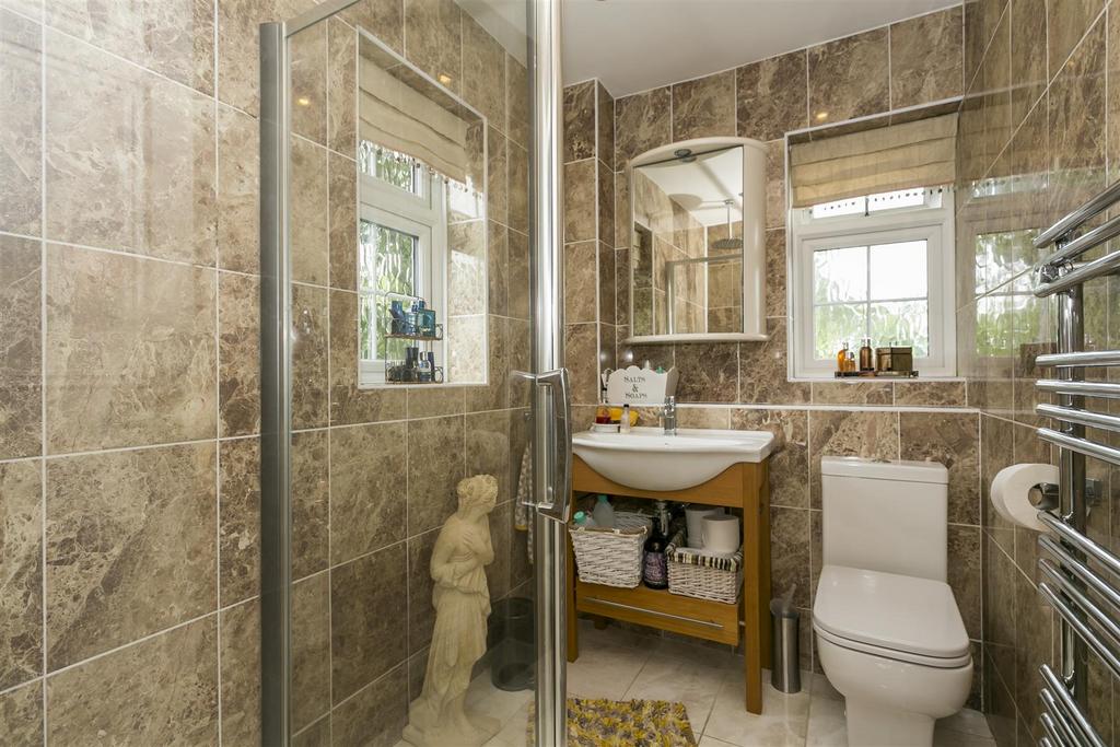 Ensuite shower room