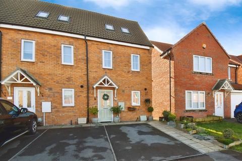 72 Grosvenor Road, Kingswood, Hull, HU7 3DS