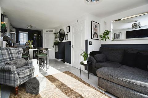 72 Grosvenor Road, Kingswood, Hull, HU7 3DS