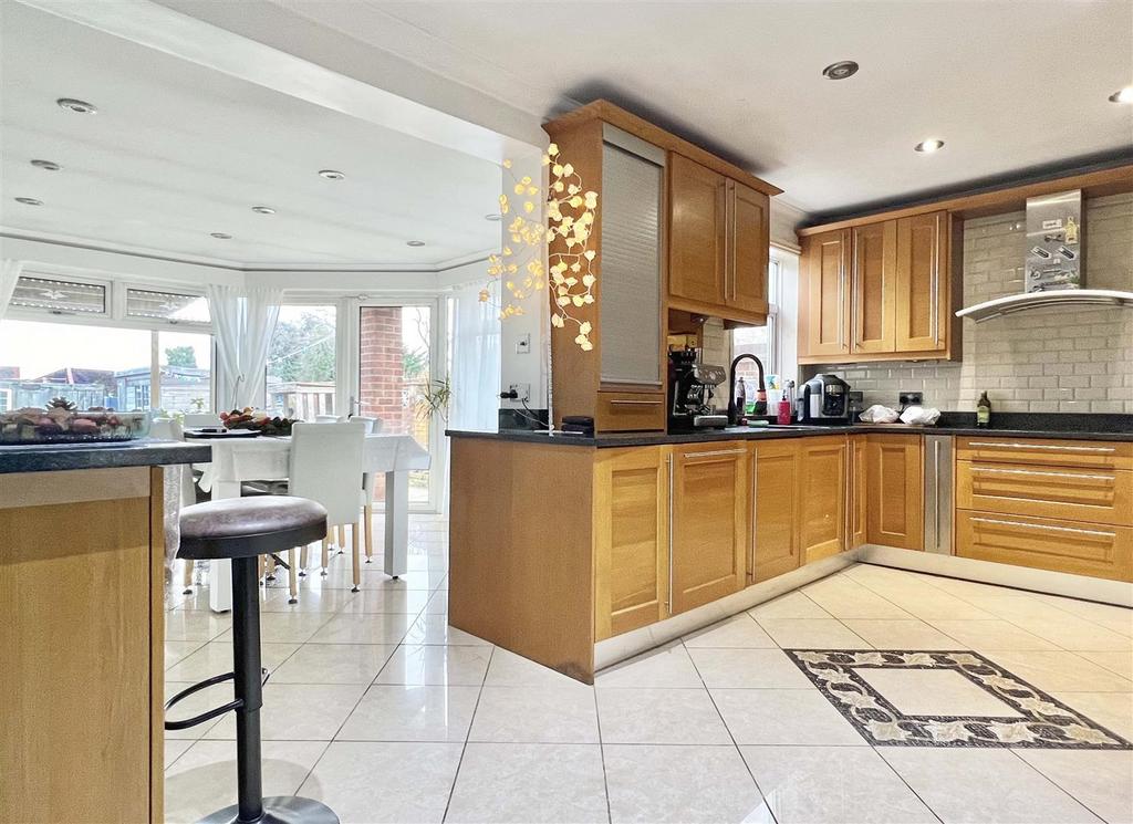 Kitchen Family Room.jpg