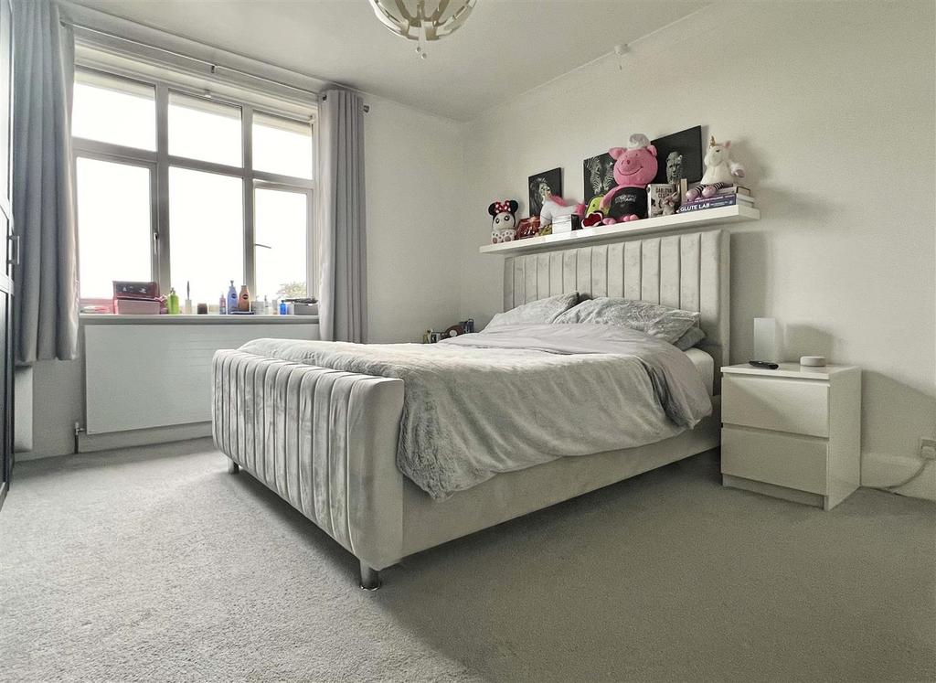 Bed 1b.jpg