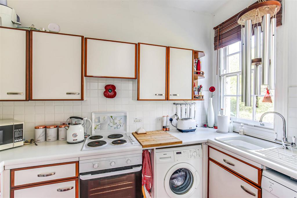 7. Kitchen.jpg