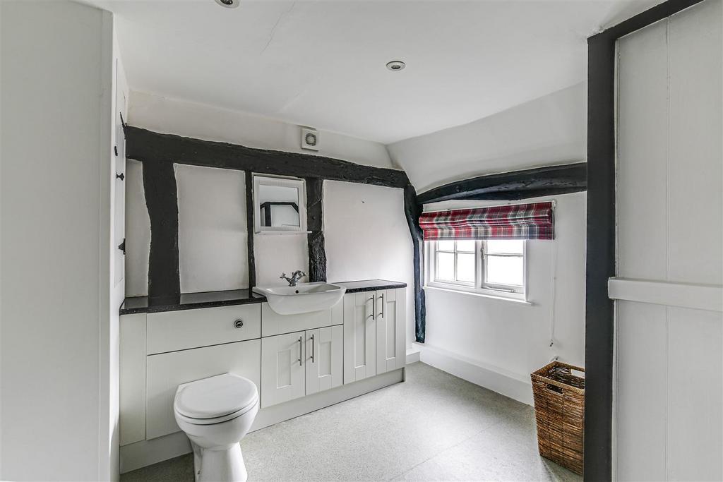 11.Bathroom.jpg
