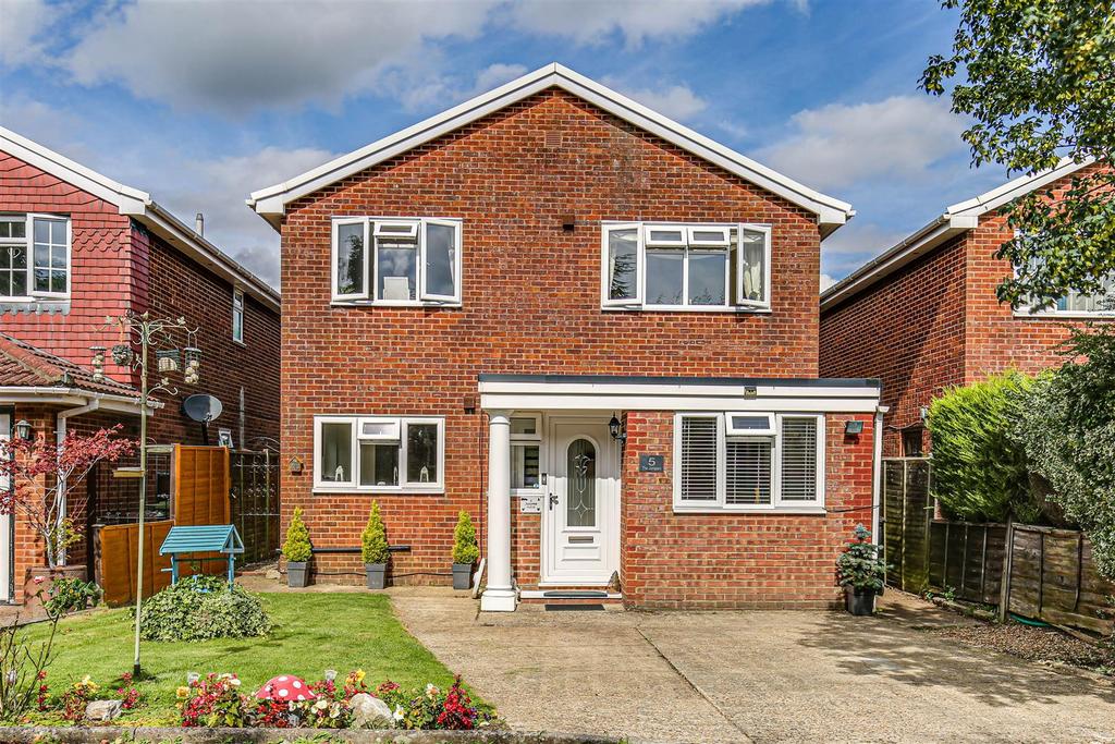 Juniper Close, Biggin Hill TN16 4 bed detached house for sale £625,000