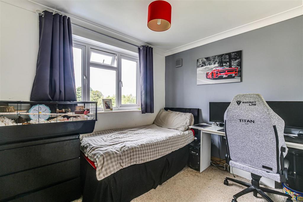 17 Bedroom.jpg