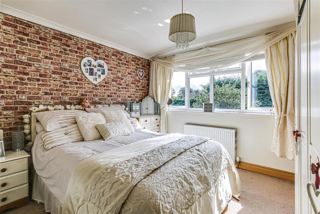 14 Bedroom 1.jpg