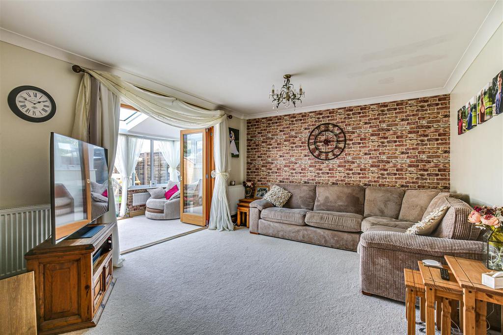 8 Living Room.jpg