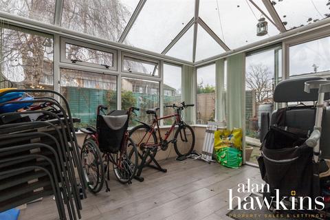 57 Fairfield, Royal Wootton Bassett, Swindon, SN4 7HJ