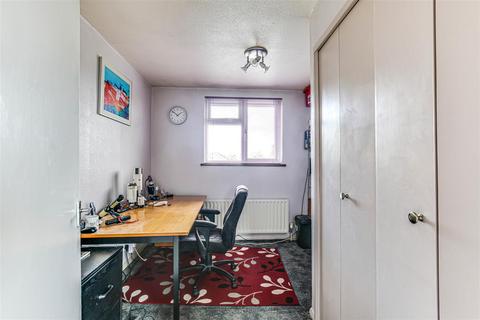27 Shipfield Close, Tatsfield, Westerham, TN16 2AU