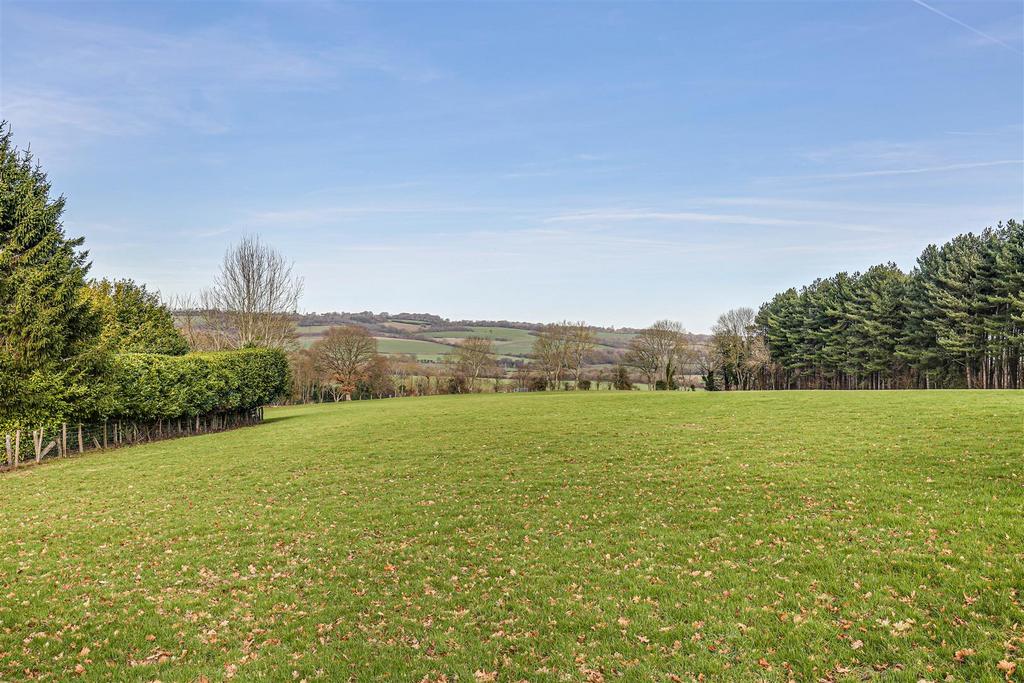 Hosey Hill, Westerham TN16 2 bed detached house for sale £650,000