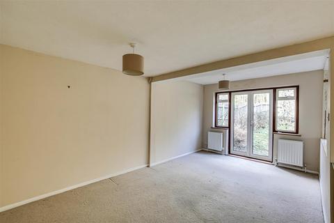 3 bedroom semi-detached house for sale, Central Way, Oxted RH8