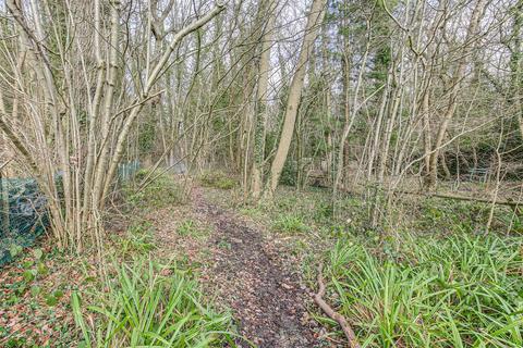 94 Central Way, Oxted, RH8 0LY