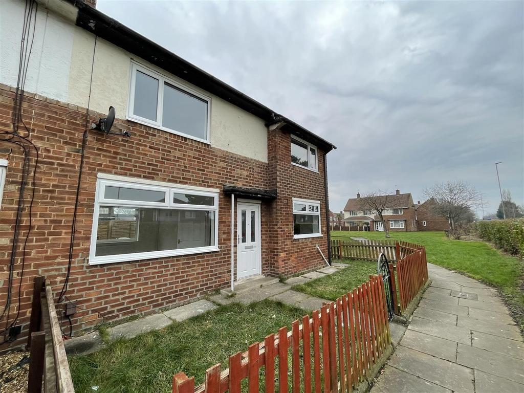 Rothwell Crescent, Roseworth 2 bed semidetached house £625 pcm (£144 pw)