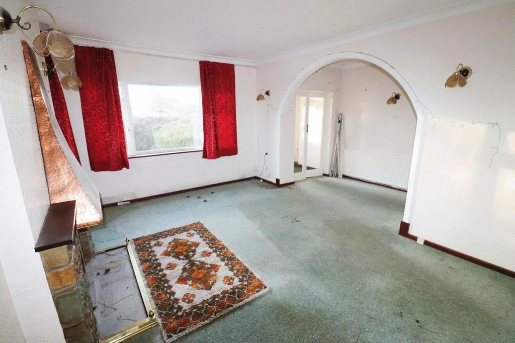 Nuneaton Road, Bulkington, Bedworth 3 bed detached bungalow for sale