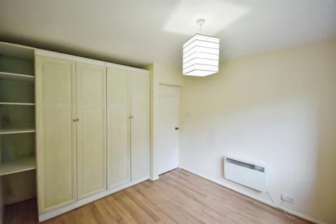 2 bedroom apartment for sale, Worton Road, Isleworth