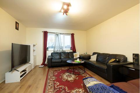 2 bedroom flat for sale, Cornmow Drive, London, NW10