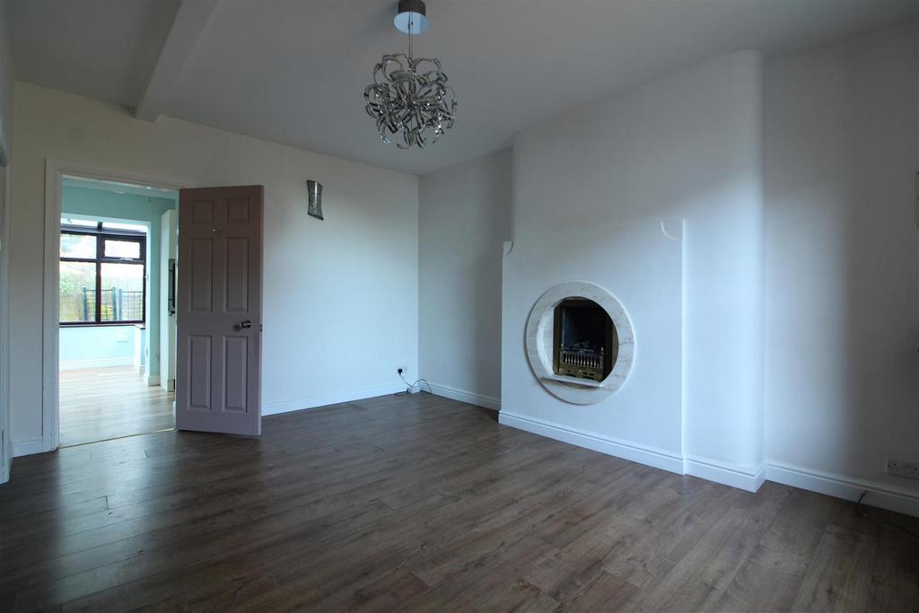 High Street, Clayton West, Huddersfield HD8 9NS 2 bed detached house