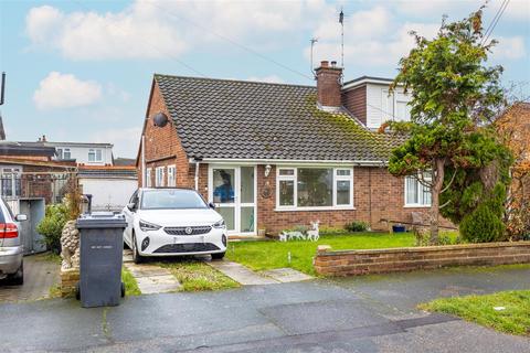27 Central Avenue, Rochford, SS4 3BQ
