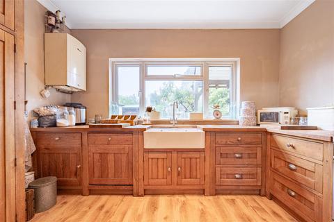 57 Crowstone Road, Westcliff-on-sea, SS0 8BG