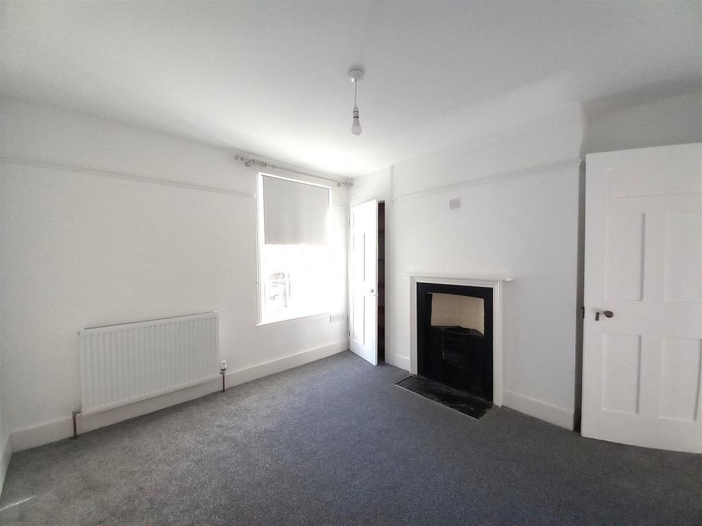 Paragon Street, Ramsgate 2 bed terraced house to rent £1,000 pcm (£