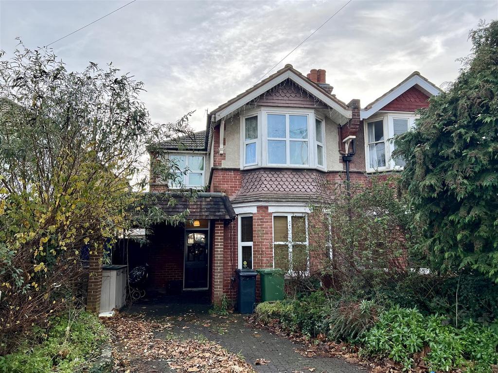 Ringwood Road, Eastbourne 4 bed semidetached house for sale £420,000