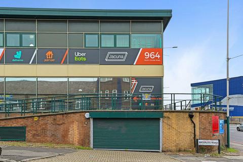 Industrial unit to rent - 964 North Circular Road, Staples Corner, NW2 7JR