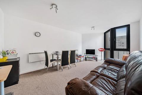 2 bedroom flat for sale, Feltham High Street,  Feltham,  TW13
