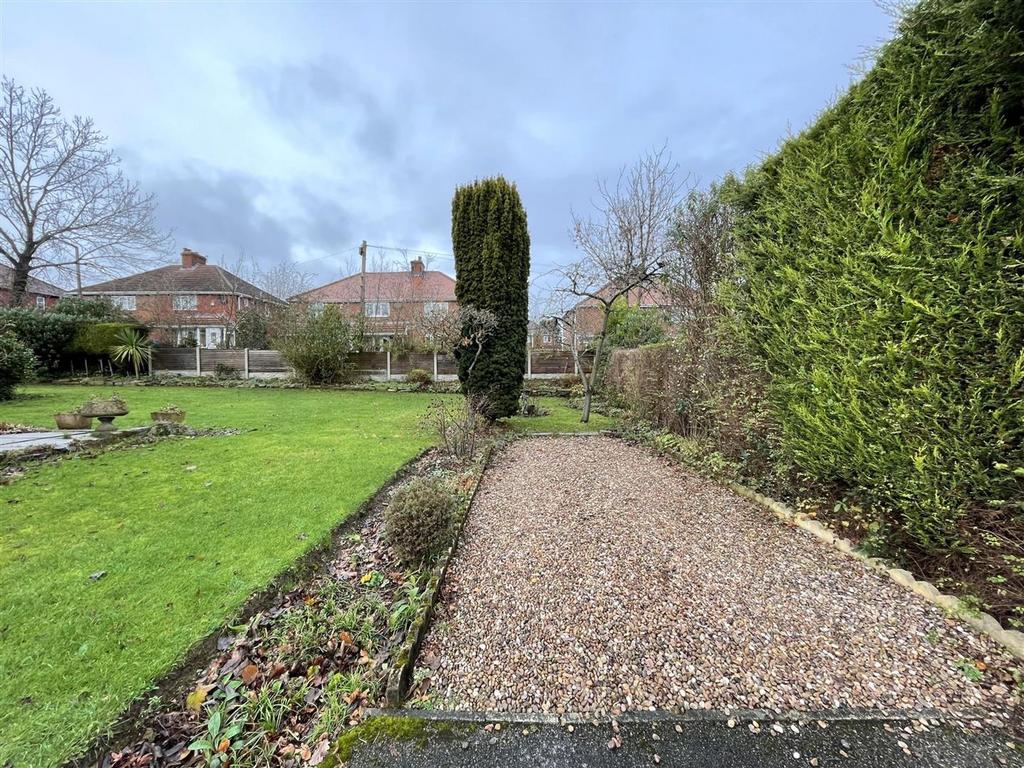 Quarry Close, Darton 4 bed detached house for sale £375,000