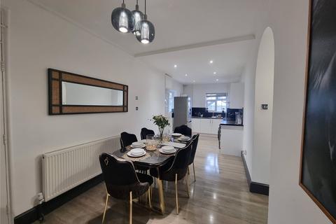 2 bedroom apartment to rent, Kings Drive, Wembley, HA9