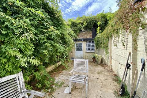 10 Straight Road, Old Windsor, Windsor, SL4 2RL
