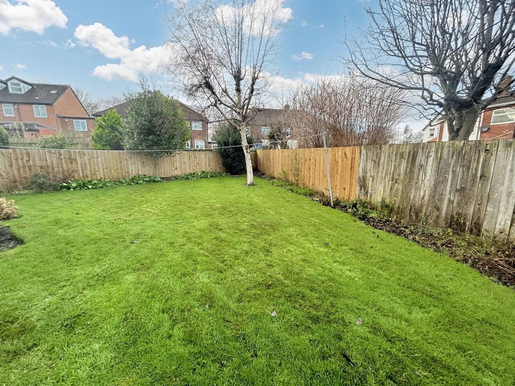 Shorestone Avenue, Cullercoats, North Shields, Tyne and Wear, NE30 3NE 3 bed semidetached house