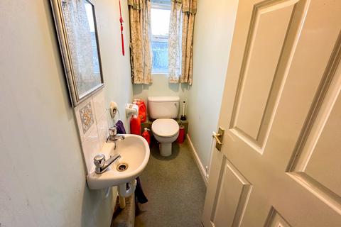 27 Waylands, Wraysbury, Staines, TW19 5DZ