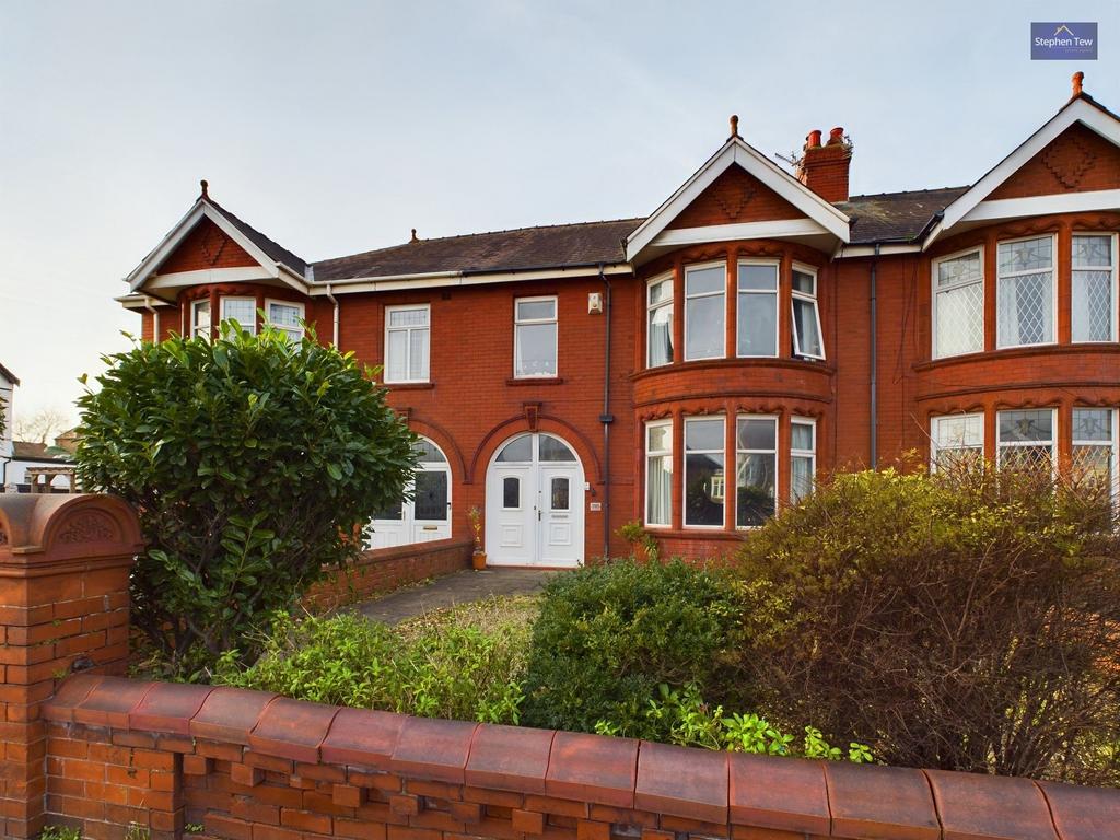 Lytham Road, Blackpool, FY4 4 bed terraced house for sale £160,000