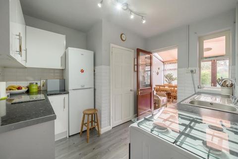 19 Ash Grove, Headington, Oxford, OX3 9JN