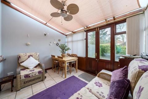 19 Ash Grove, Headington, Oxford, OX3 9JN