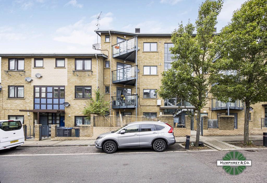 Diamond Street, London 2 bed flat for sale £400,000