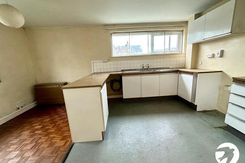 Flat 6, Glen Court Burnt Ash Hill, London, SE12 0AF