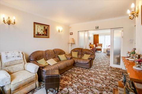 13 Allan Way, London, W3 0PW