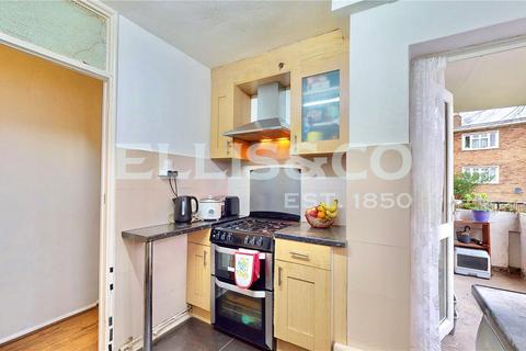 2 bedroom apartment to rent, Gauntlett Court, Harrow Road, Sudbury, HA0