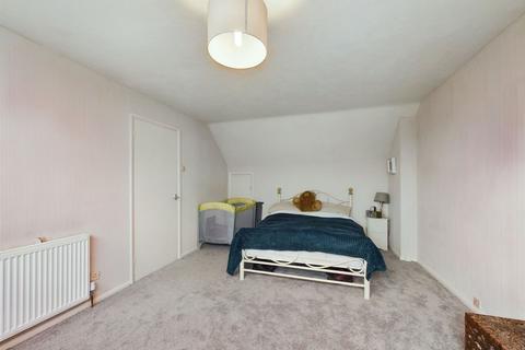 15 Brayford Close, Northampton, NN3 3LU