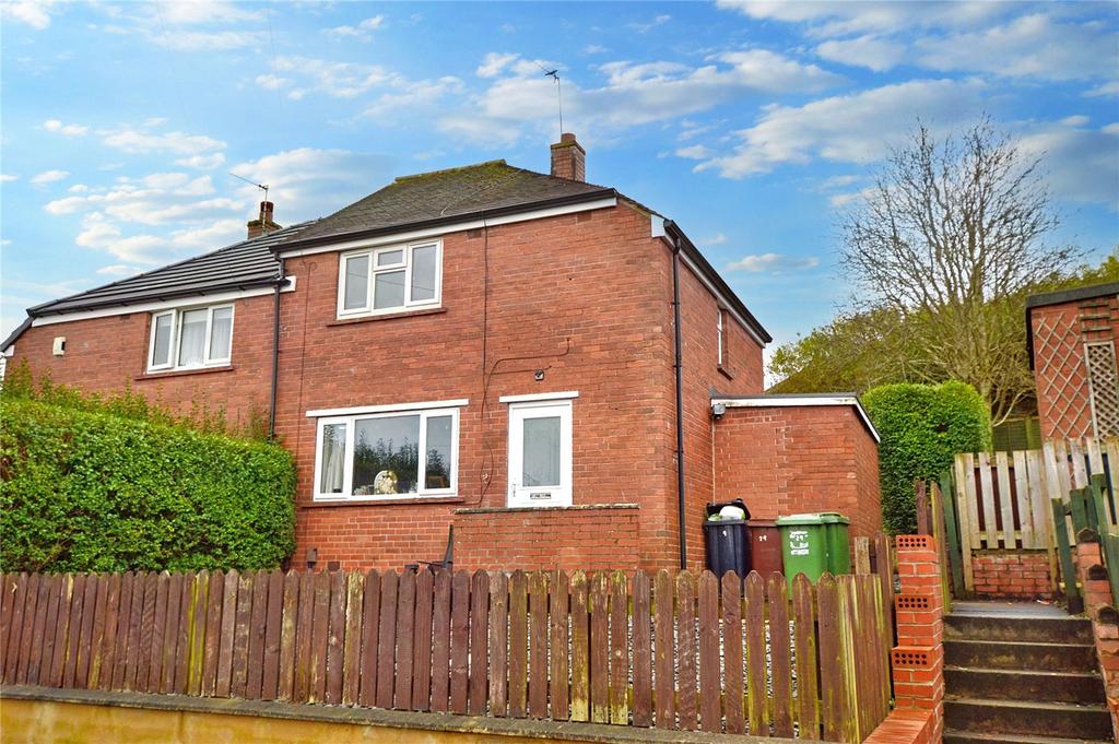 Standale Avenue, Pudsey, West Yorkshire 3 bed semidetached house for