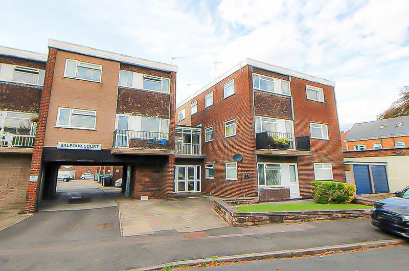 Balfour Court, Balfour Crescent... 2 bed flat £650 pcm (£150 pw)