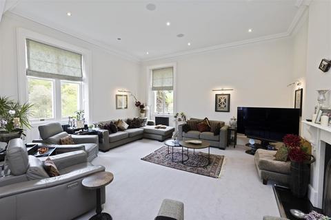 3 bedroom apartment for sale, Albury Park Mansion, Albury, Guildford, Surrey, GU5
