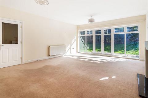 25 Knox Road, Guildford, GU2 9AH