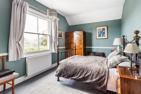 Lawton Bridge Road, Cranleigh, GU6 7HH