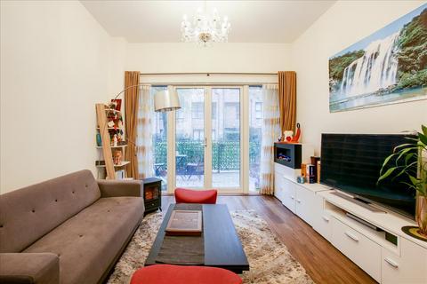 8 Rosenburg Road, London, W3 8GE