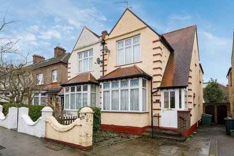 33 Selby Road, London, W5 1LY