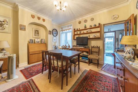 33 Selby Road, London, W5 1LY