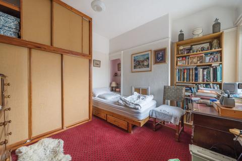 33 Selby Road, London, W5 1LY
