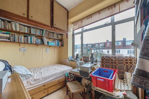 33 Selby Road, London, W5 1LY